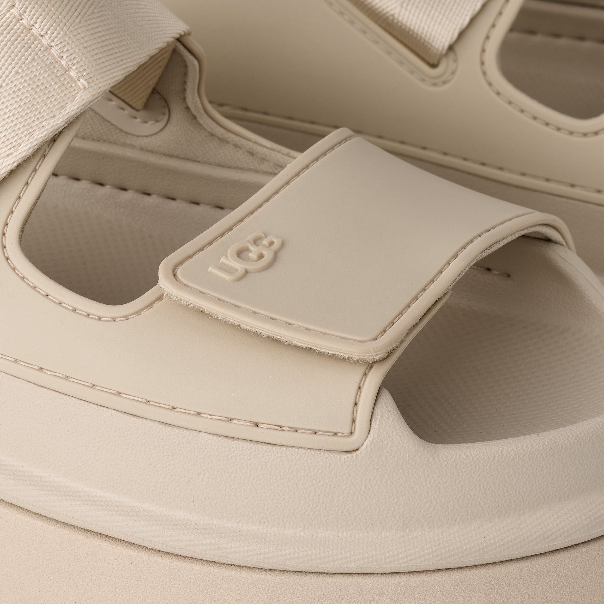 Metro Fusion - UGG Women's GoldenGlow Sandal - Women's Shoes